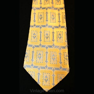 Men&#39;s Wide Tie - Late 1960s Yellow Gold & Cobalt Blue Haberdasher&#39;s Necktie - 60s 70s Satin Brocade - Antique Art Deco Medallion Rectangles
