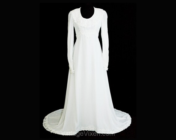 navy blue dress for baby girl Size 8 Wedding Dress with Train - White Velvet Vintage Bridal Gown with Lace Trim - 1970s Deadstock - Bust 35.5 Waist 26.5