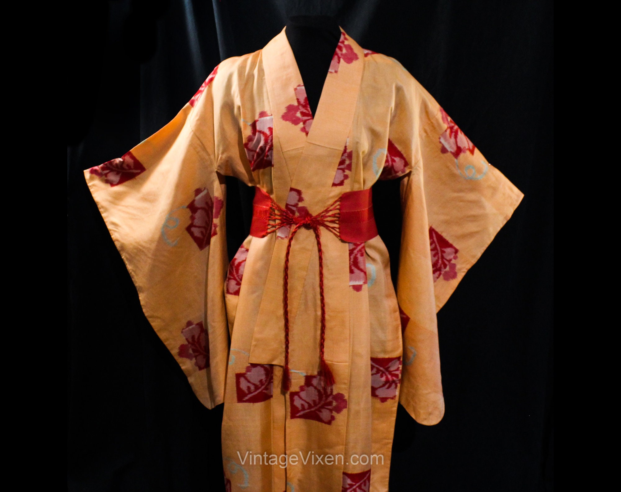 オレンジ着物ローブ 日本の赤いイカットの花柄シルクアジアンラウンジ 