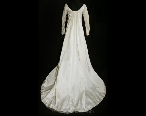 1950s Wedding Dress with Lace Bodice & Watteau Tr… - image 10
