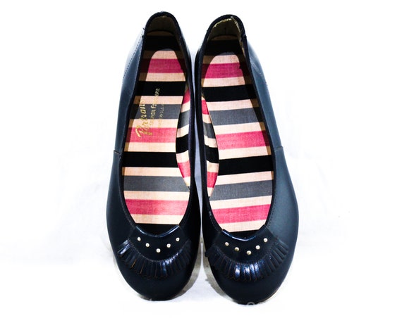 navy flat shoes size 5