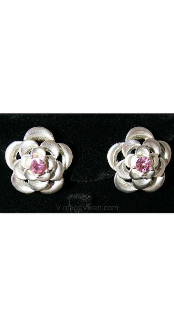 Pretty 50s Silver & Pink Flower Earrings - Spring 