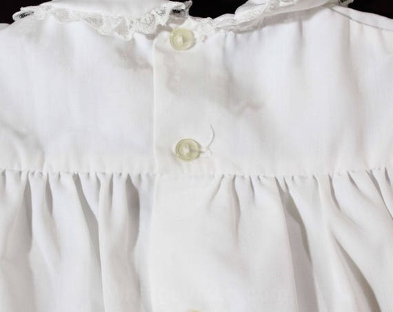 1950s Infant Dress with Daisy Embroidery - Newbor… - image 6