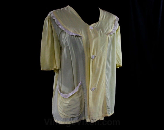 Size XL 1940s Yellow Rayon Bed Jacket with Eyelet