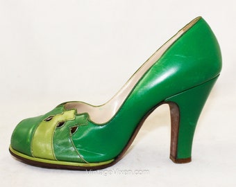 Size 4.5 1940s Shoes - Emerald Green Leather Heels with Art Deco Cutwork Design - Unworn Size 4 1/2 Peep Toe High Heels - 40s Deadstock