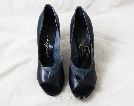 1940s Blue Shoes - Navy Two Tone WWII Leather Pum… - image 6