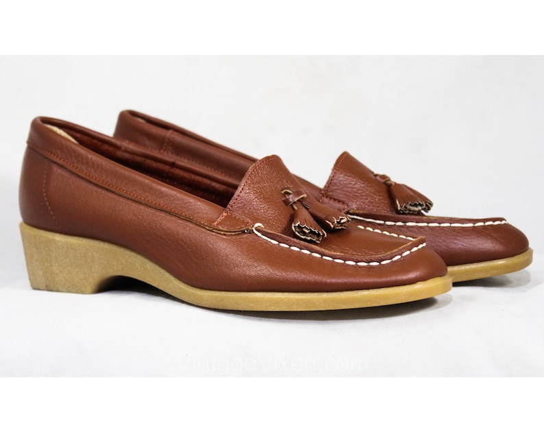 1960s 70s Preppie Shoes 1970s NOS Deadstock Size 10 Brown Leather Loafers Hipster 60s Pumps Loafer Style with Fringed Tassels