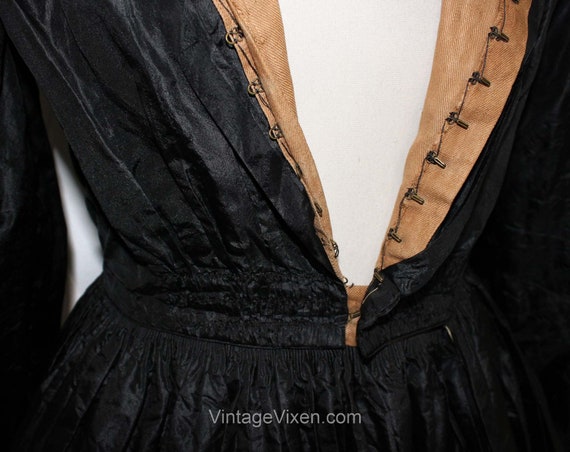 1840s Victorian Dress - Exceptional Black Silk Ru… - image 6