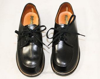 Boys Dress Shoes - Size 8.5 1950s 60s Child's Lace Up Oxfords - Authentic Vintage Black Leather Little Gent Boy's Shoe - NIB Deadstock 8 1/2