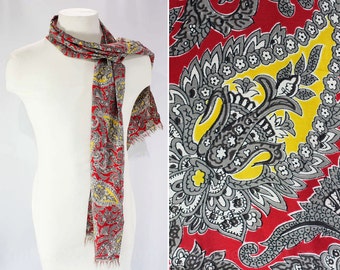 Jaren '40 Rayon Print Sjaal - Jaren '40 Rood & Geel Paisley Muffler - Grijs bloeit Koud Rayon - Roken Jasstijl - Jaren '40 Rechthoekige sjaal