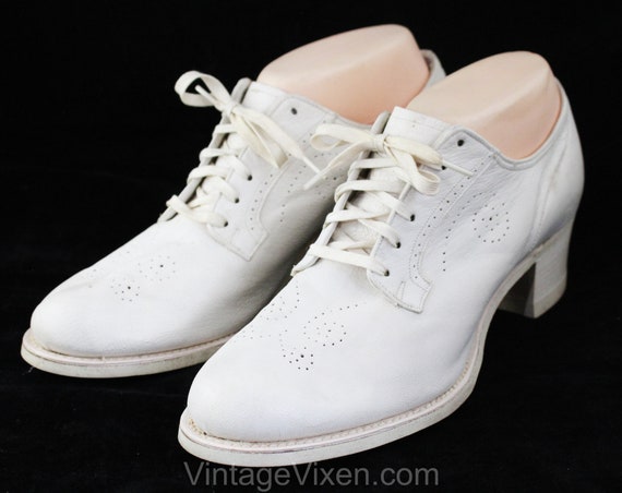 White 1930s Shoes - Size 7 30's Oxfords with Lace… - image 2