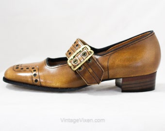 Zapatos de niña talla 1.5 de los años 60 - Auténticos zapatos estilo funky mod de los 60 para niñas, tipo brogue Mary Jane color marrón claro - Talla 1 1/2 C para niñas pequeñas - Nuevos de los años 60, sin usar, en caja original.