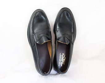 Men's Loafer Shoes - Size 9 1/2 Fine Black Leather 1950s Mens Preppy Dress Shoe with Hand Sewn Detail - 50s Deadstock NIB - 9.5 A/B