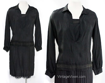 Small 1920s Dress - Authentic 20s Flapper Frock with Art Deco Stitching - Dark Blue Silk Crepe - Drop Waist Pleated Skirt - Size 6 Bust 34