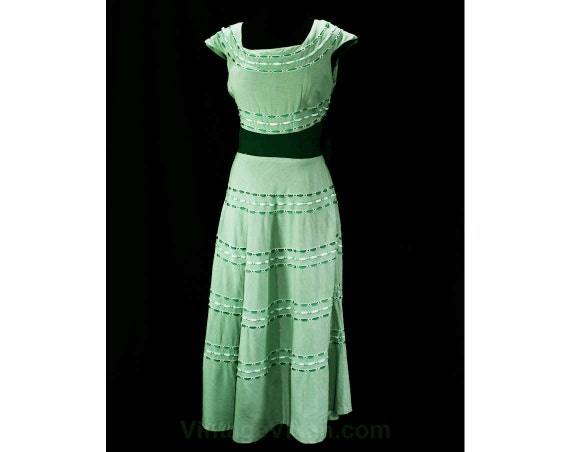 green 50s dress