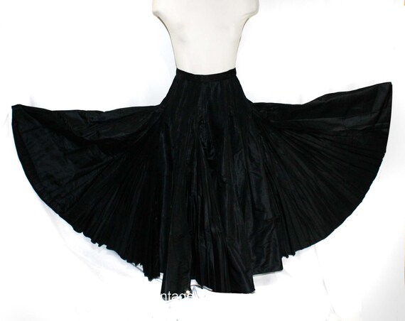 1890s Black Silk Skirt with Accordion Pleats & Ch… - image 4