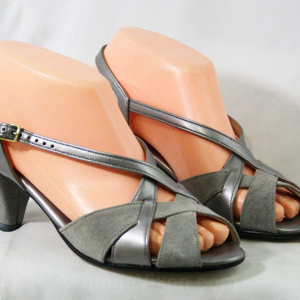 Deco Style 70s Sandals - Size 6 M - Metallic Silver & Gray Suede 1970s Shoes - Deadstock - Peep Toe - Slingback - Hush Puppies - 43219-2