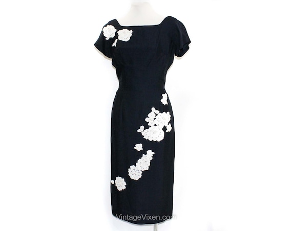 1950s Cocktail Dress - Navy Blue Silk & White Lace Appliques - 50s Short Sleeve Tailored Hourglass Fitted Sheath - Square Neck - Waist 27.5