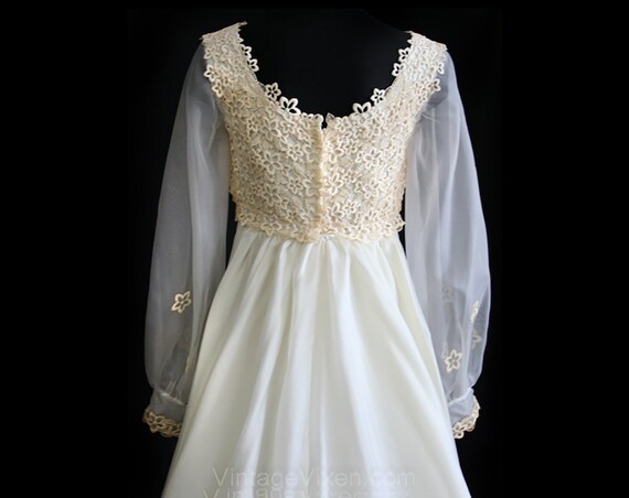 Size 10 Wedding Dress - Elegant 1970s Star Flower… - image 9