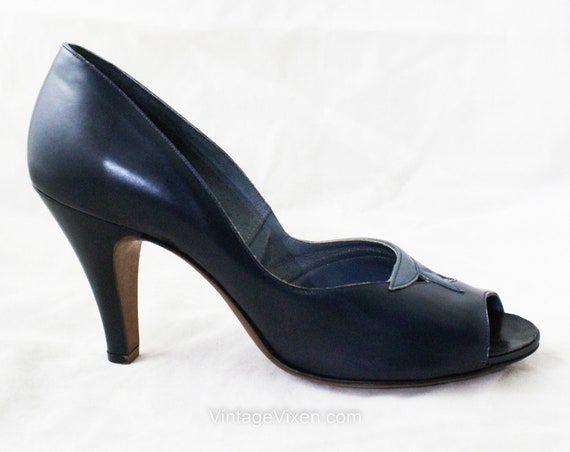 1940s Blue Shoes - Navy Two Tone WWII Leather Pum… - image 5