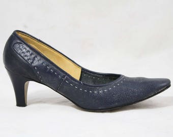 Size 7.5 Navy Shoes - Unworn 1950s 1960s Dark Blue Heels - 60s Deadstock - Leather & Pick Stitching by Cotillion - 7 1/2 AA Narrow - 49167