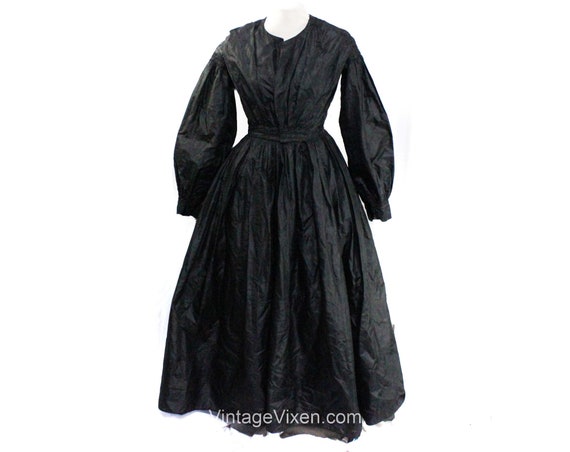 1840s Victorian Dress - Exceptional Black Silk Ru… - image 1