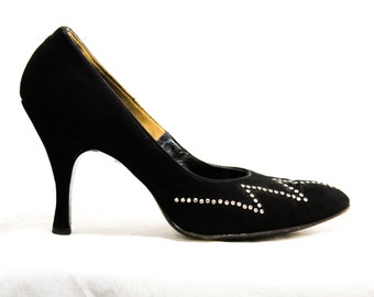 Size 6.5 Black Suede 50s Heels with Zig-Zag Rhinestones - Hollywood Style 1950s Shoes - Beverly Hills Label - Sexy Metal Studs - 6 1/2 N