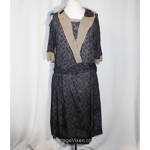 1920er Jahre Kleid - im schlechten Zustand, zerbrechlich - Risse und Flecken - Große authentische Art Deco-Blattdruckseide aus den 20er Jahren - Surplice Mieder Tropfen Taille