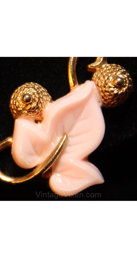 Rockabilly Chic 1950s Pink & Metal Leaf Earrings … - image 3