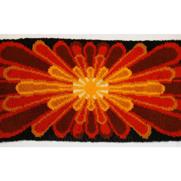 60s Mod Hooked Rug - Rya Style Carpet - 1960s Orange & Yellow Sunrise Acrylic Yarn - Rectangular Shape - Hallway - Rectangle - 43802