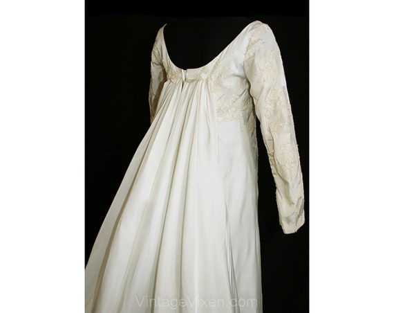 1950s Wedding Dress with Lace Bodice & Watteau Tr… - image 8
