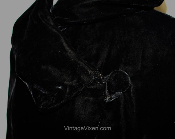 1930s Black Velvet Cape with Hood - Small Medium … - image 5