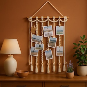 Mur de photos Boho Tassel + 20 clips - Présentoir de collages pour chambre à coucher, dortoir et salon.