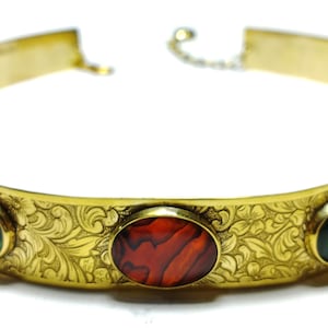 Coroa de latão: cabochões de abalone, estilo renascentista gravado