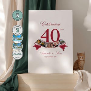 Könnte beinhalten: Eine weiße Leinwanddruck, die einen 40. Jahrestag feiert, mit den Namen "Amanda & Steve" und dem Datum "22. Dezember 1985". Das Design enthält Fotos und burgunderfarbene Akzente. Der Druck zeigt auch Designvarianten und Farbkombinationen.