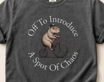Cpybara Reitfahrrad T-Shirt | "Auf dem Weg zu einem Fleckchen Chaos"
