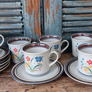 Set of 7 Salem Georgetown Floral Coffee Cups and Saucers, American Stoneware