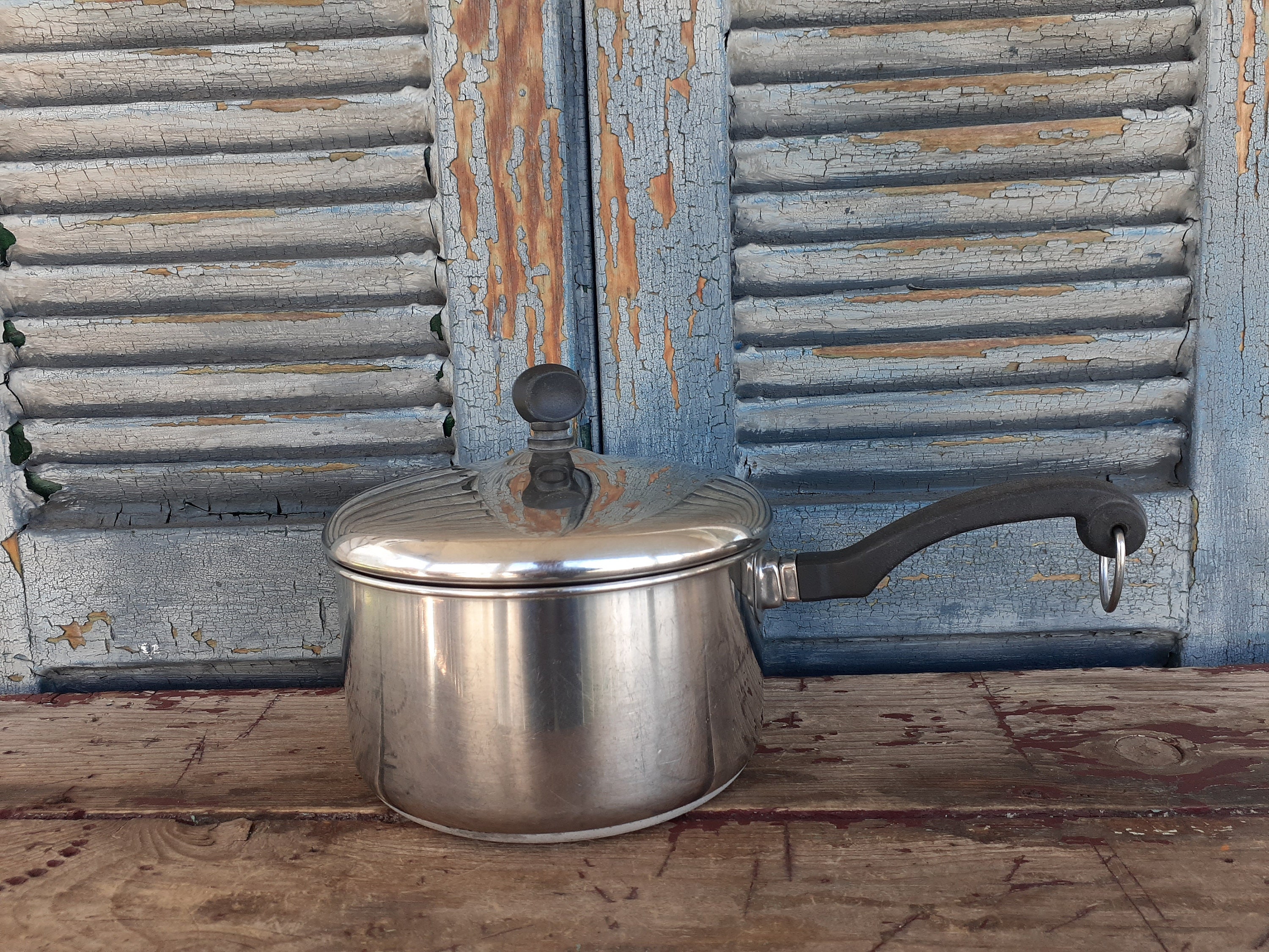Farberware 1 qt Stainless Steel pot w/ strainer lid pour spouts