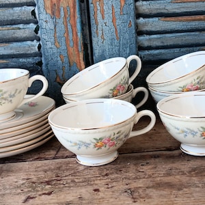 Homer Laughlin Cashmere Georgian Eggshell Tea Cups and Saucers Set of 7