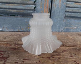Pantalla de lámpara vintage de vidrio satinado con volantes: reemplazo de aplique victoriano