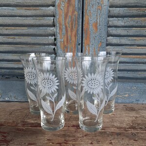 Juego de 5 vasos vintage de girasoles pintados de mediados de siglo