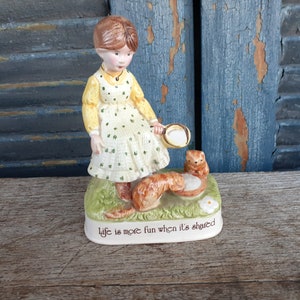 vintage Holly Hobbie figurine 1974 prairie girl country gift for cat lover