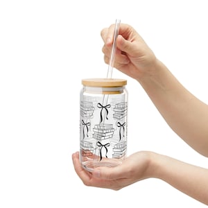 Bookish Bow Muster Sipper Glas | Buchliebhaber Geschenk, Bücherwurm Girly, Geschenk für Buchliebhaber, ästhetischer Buchbecher, trendige Lektüre