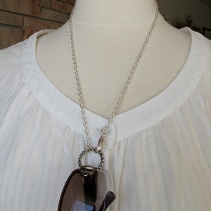 LoopM, Sunglasses Holder, Eyeglasses Keeper, Silver Plated Chain, Loop, and Clasp, Front Closing, 24 in.