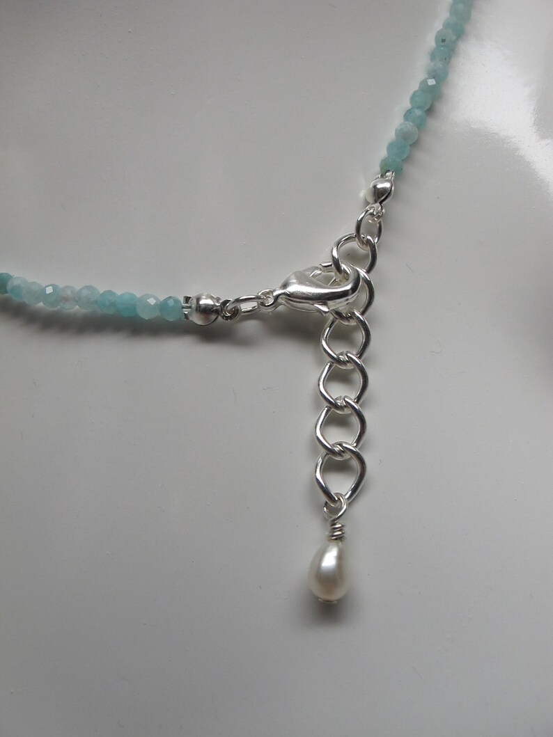Choker / collier scintillant daigue-marine, perles délicates de 2,5 mm de différentes nuances daqua, fermoir à homard argenté, réglable et choix de longueurs image 10