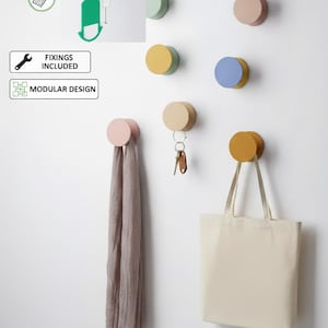Appendiabiti da parete moderno con colori pop, set di 4 ganci decorativi rotondi e circolari per l'inaugurazione della casa, per l'ingresso, la camera da letto, il bagno e l'ufficio, per le pulizie di primavera.