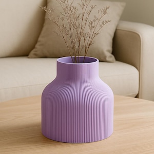 Modern Ribbed Vase – Minimalist Home Décor, Lightweight & Durable, Great for Dried Flowers coffee table window ledge mantlepiece.
