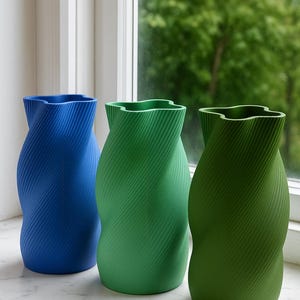 3D Printed Ribbed Vase: Modern Minimalist Home Decor