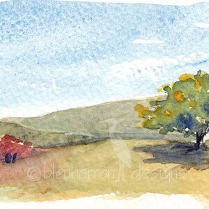 Puede incluir: Pintura acuarela de un paisaje con un solo &aacute;rbol en primer plano. El &aacute;rbol tiene hojas verdes y flores amarillas. El fondo es un cielo azul con nubes blancas y una colina en la distancia.