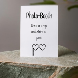 Enseigne pour photomaton | Impressions de mariage | Affiches de fête | Prenez un accessoire | Prenez la pose | Impressions noir et blanc | Célébrations | Cartes imprimées A5.